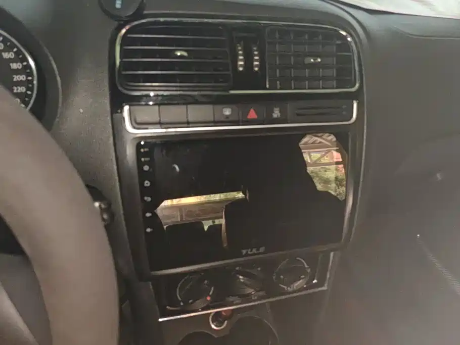 Volkswagen Polo — миниатюра 13