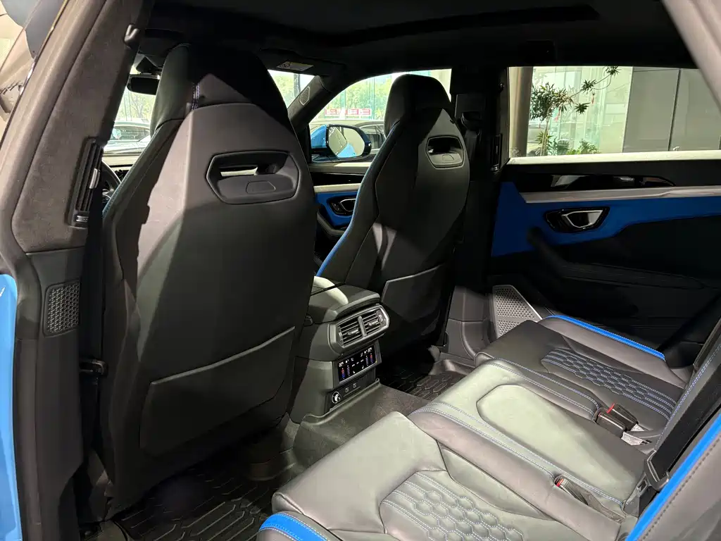 Lamborghini Urus — миниатюра 23