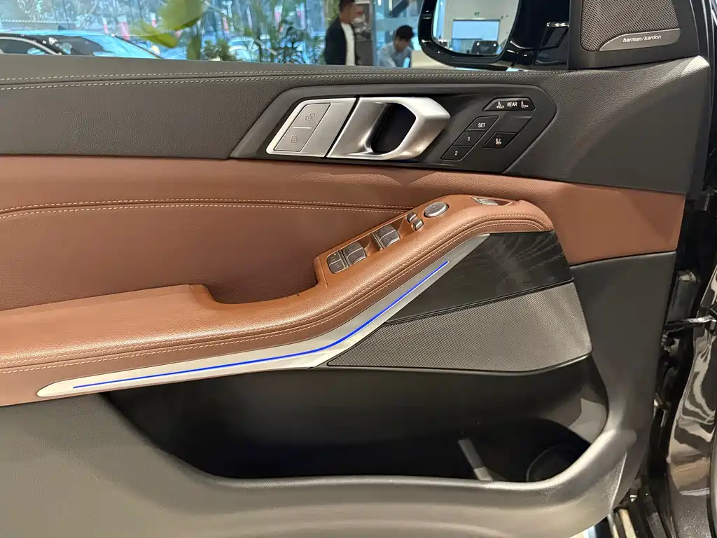 BMW X7 — миниатюра 7