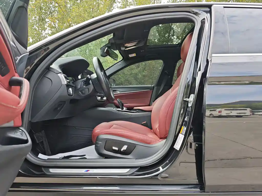 BMW 5 Series New Energy — миниатюра 4