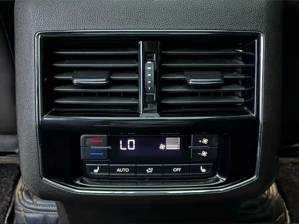 Volkswagen Teramont — миниатюра 8