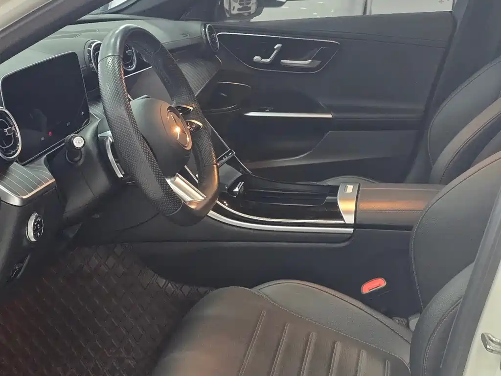 Mercedes-Benz C-Class — миниатюра 4