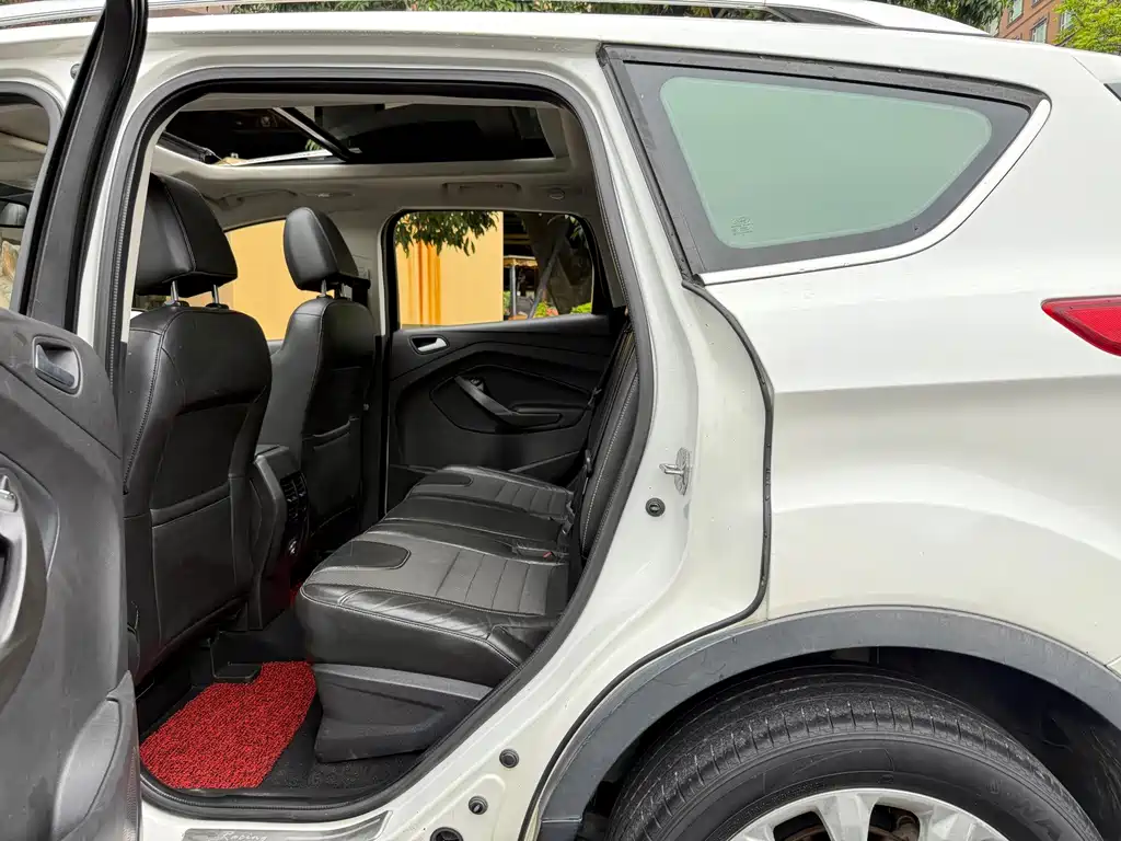 Ford Kuga — миниатюра 7