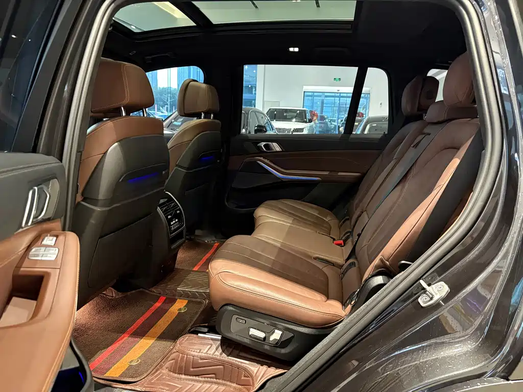BMW X7 — миниатюра 13