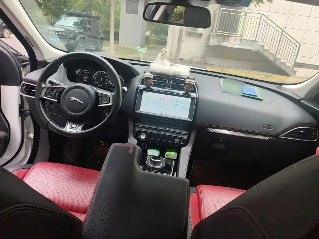 Jaguar F-PACE — миниатюра 5