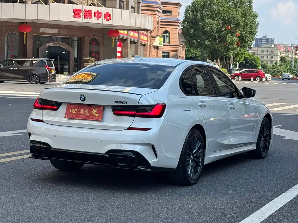 BMW 3 Series — миниатюра 4