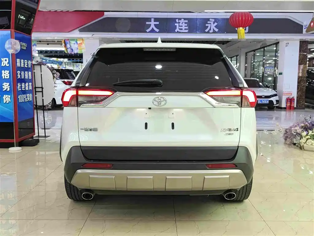 Toyota RAV4 — миниатюра 14