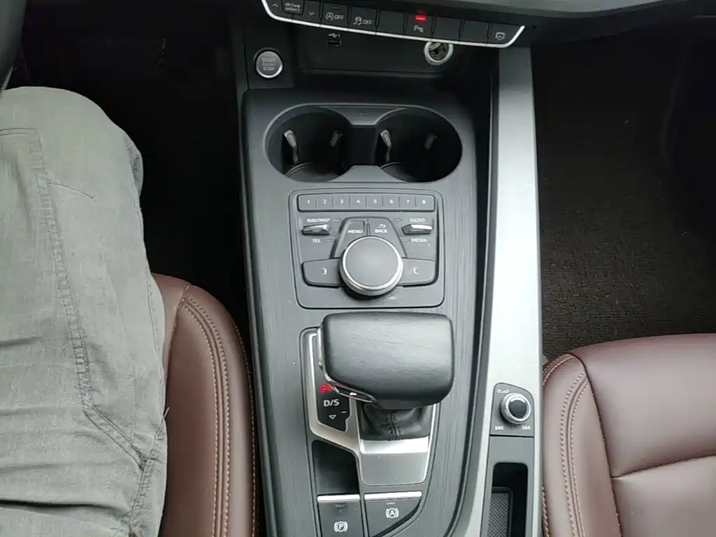 Audi A4L — миниатюра 14