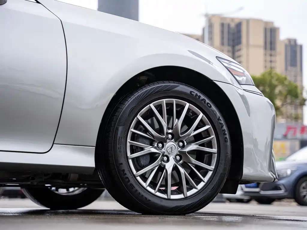 Lexus GS — миниатюра 8