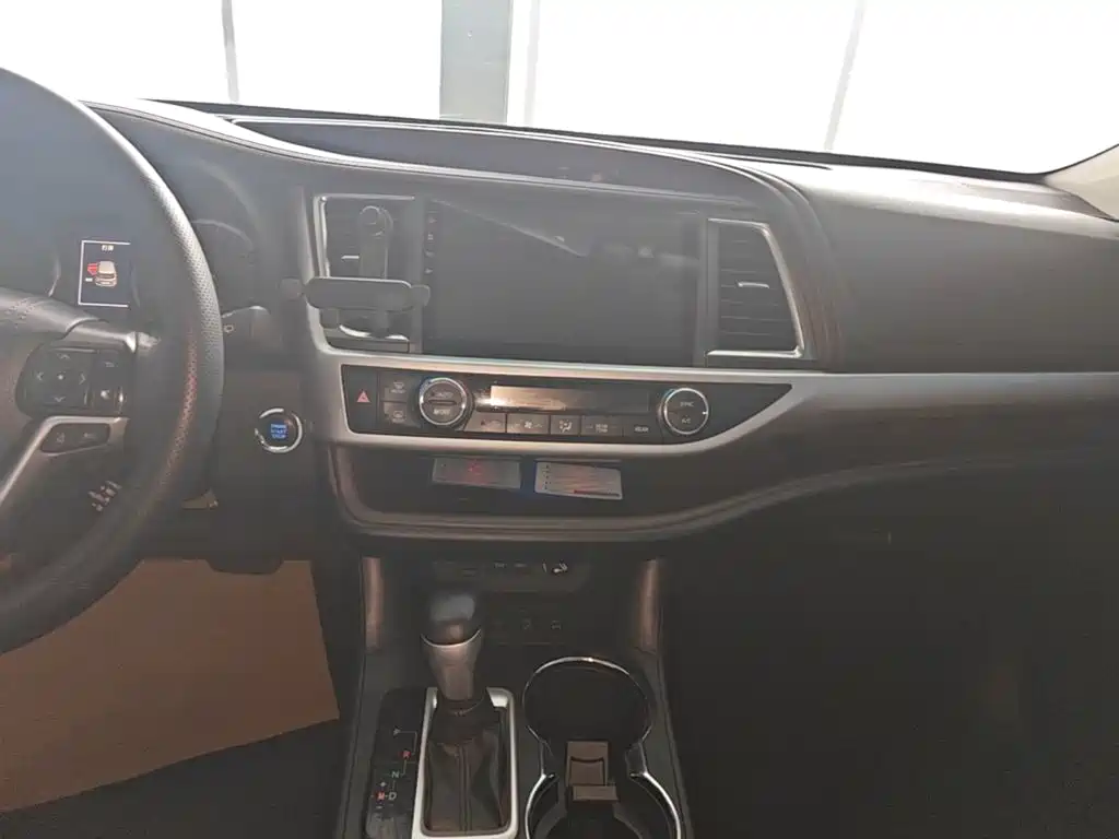 Toyota Highlander — миниатюра 13