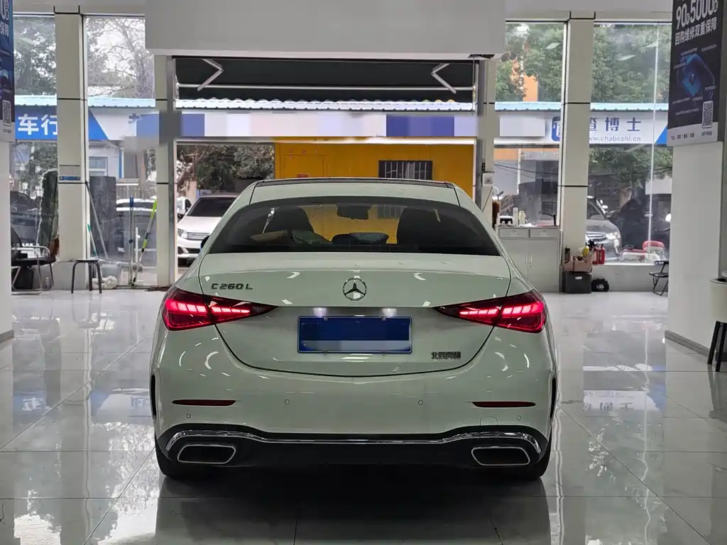 Mercedes-Benz C-Class — миниатюра 13