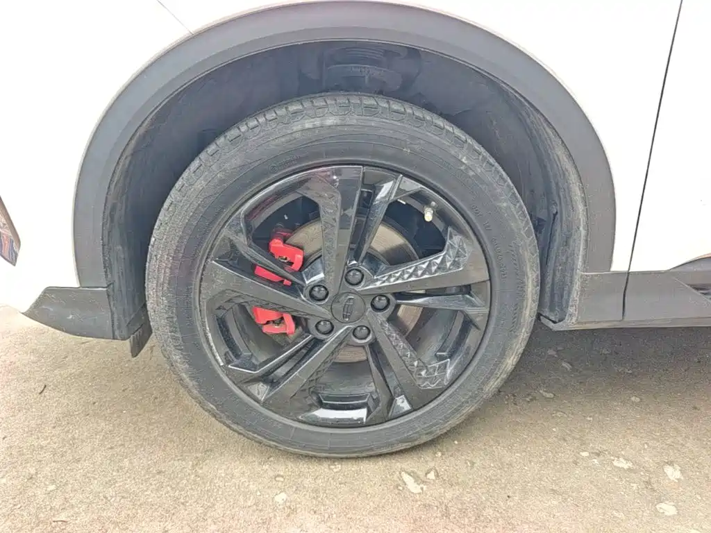 Geely Binyue — миниатюра 23