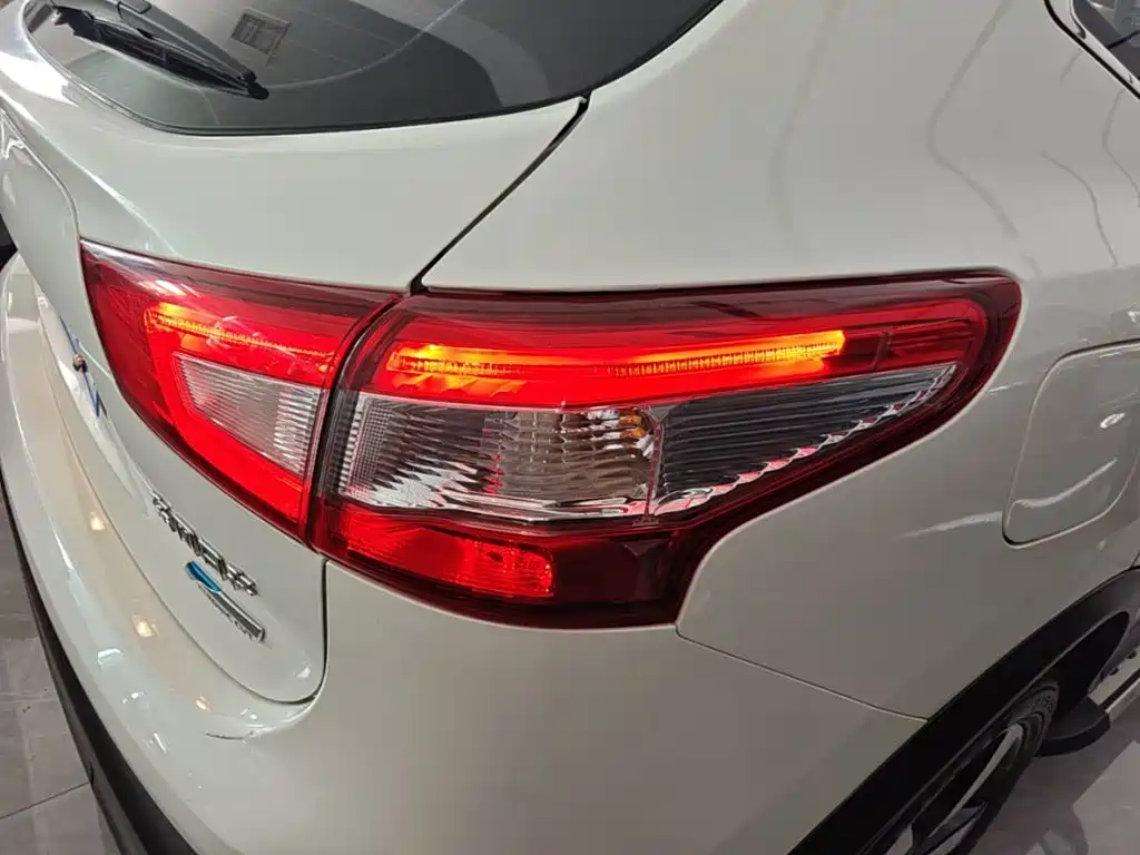 Nissan Qashqai — миниатюра 8