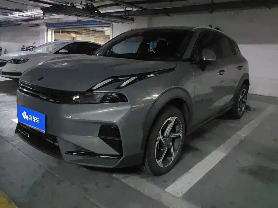 Lynk & Co 06