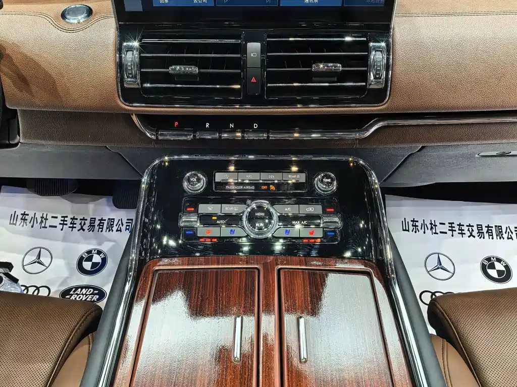 Lincoln Navigator — миниатюра 6