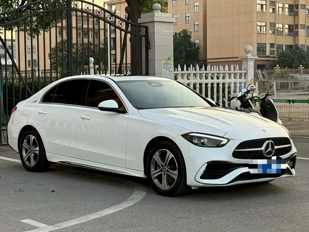 Mercedes-Benz C-Class — миниатюра 3