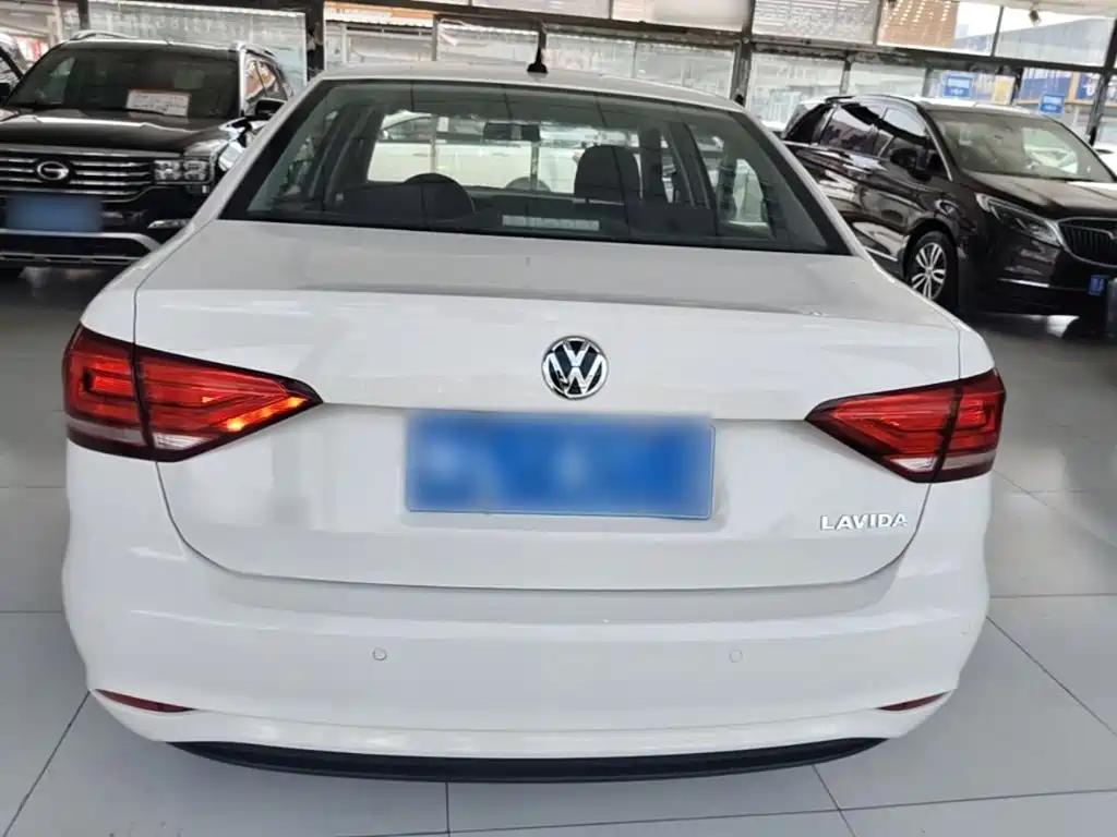 Volkswagen Lavida — миниатюра 6