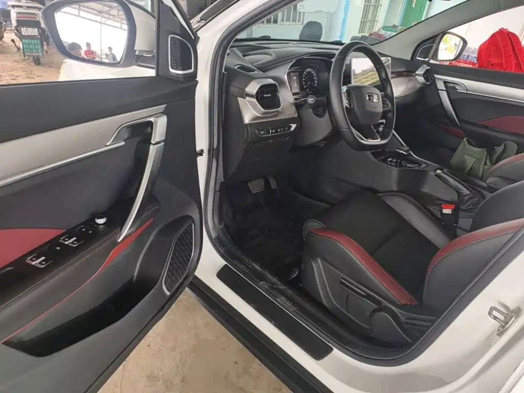 Geely Binyue — миниатюра 16