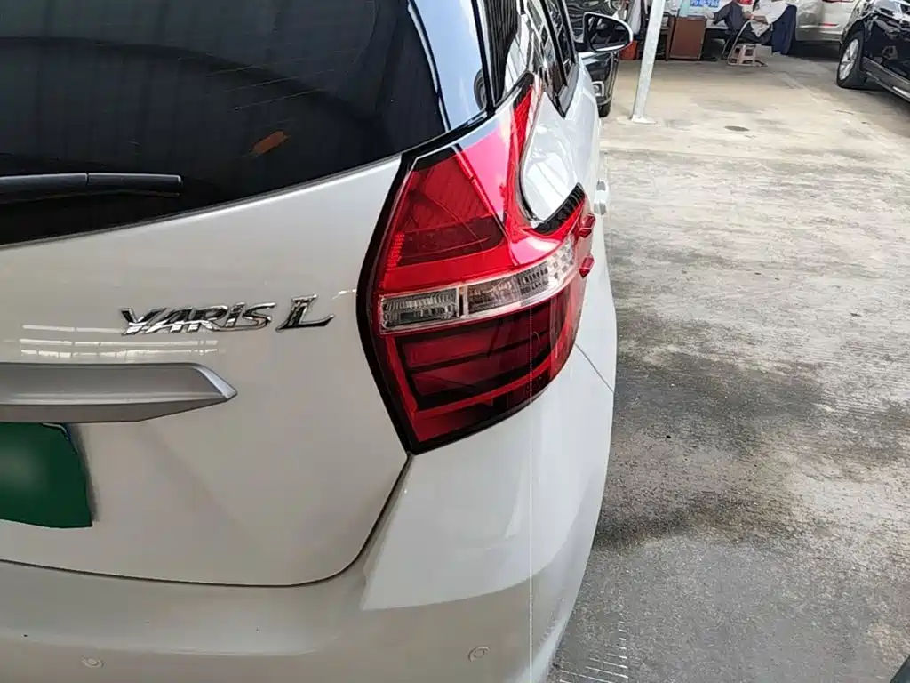 Toyota Yaris L — миниатюра 8