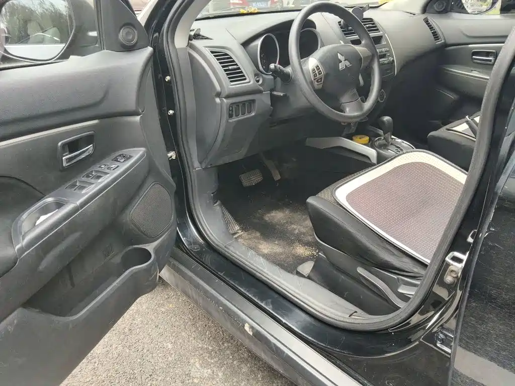Mitsubishi ASX — миниатюра 12