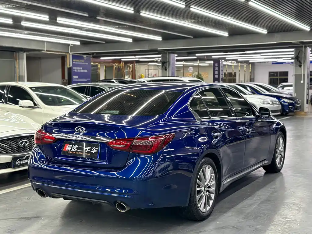 INFINITI  Q50L