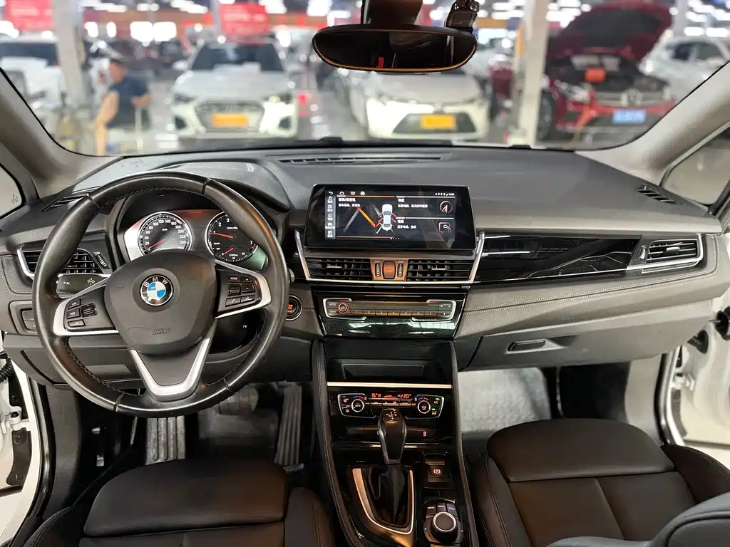 BMW 2 Series Active Tourer — миниатюра 8