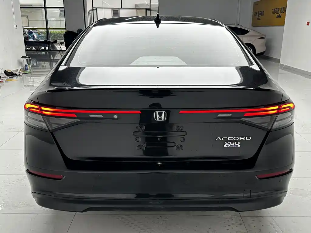 Honda Accord — миниатюра 6