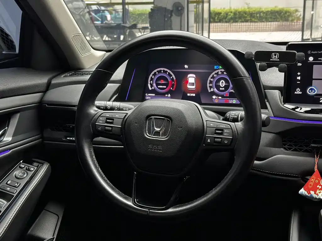 Honda Accord — миниатюра 13