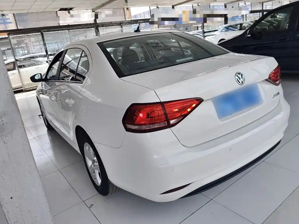 Volkswagen Lavida — миниатюра 5