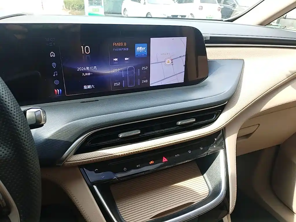 Buick GL8 Hybrid — миниатюра 13