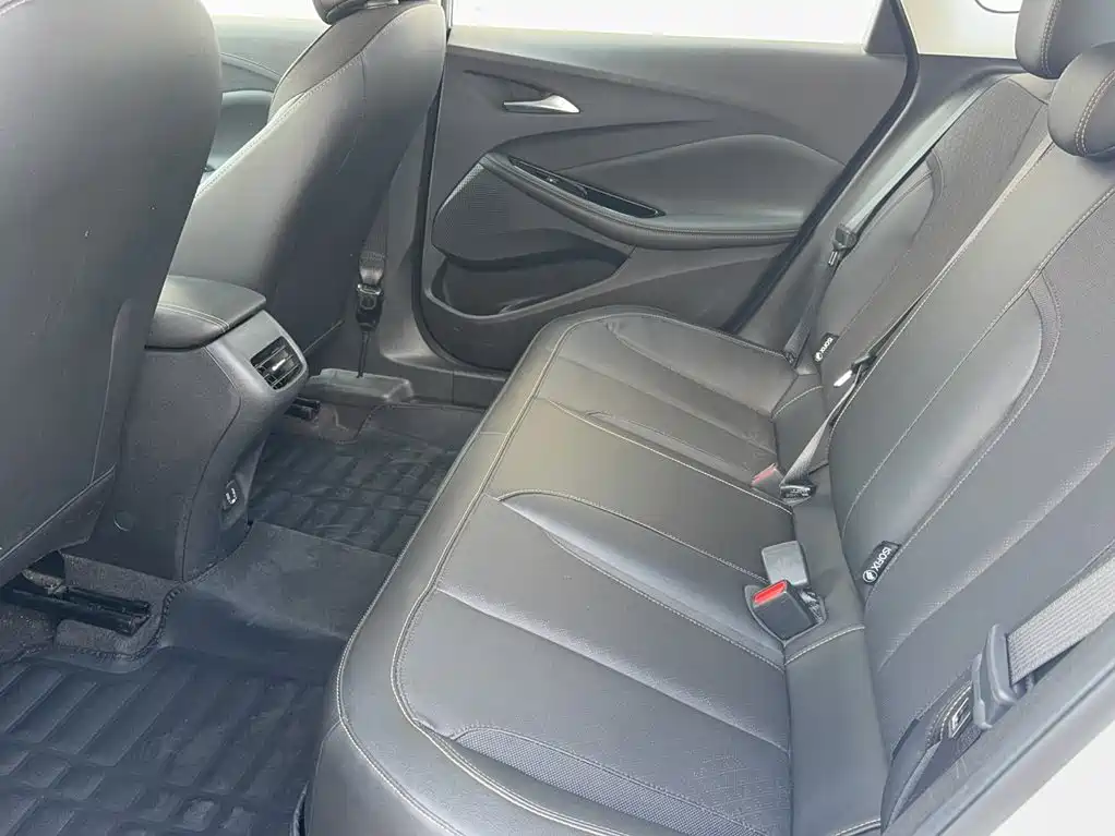 Buick Verano — миниатюра 11