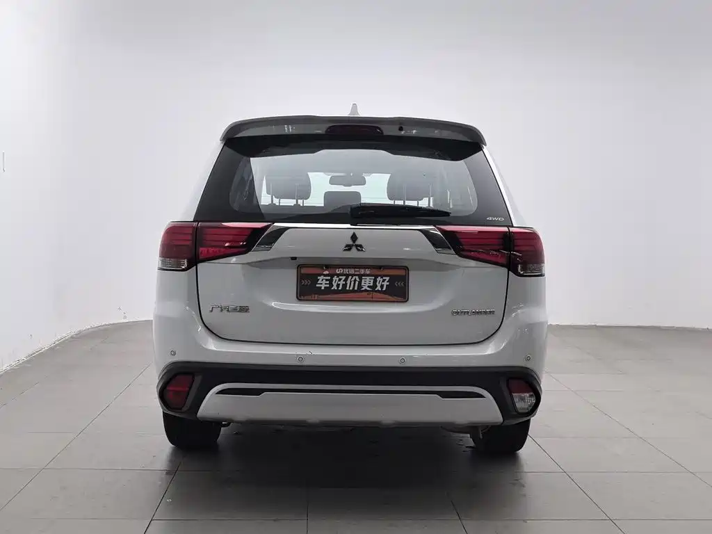 Mitsubishi Outlander — миниатюра 4