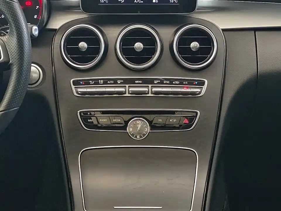 Mercedes-Benz C-Class — миниатюра 13