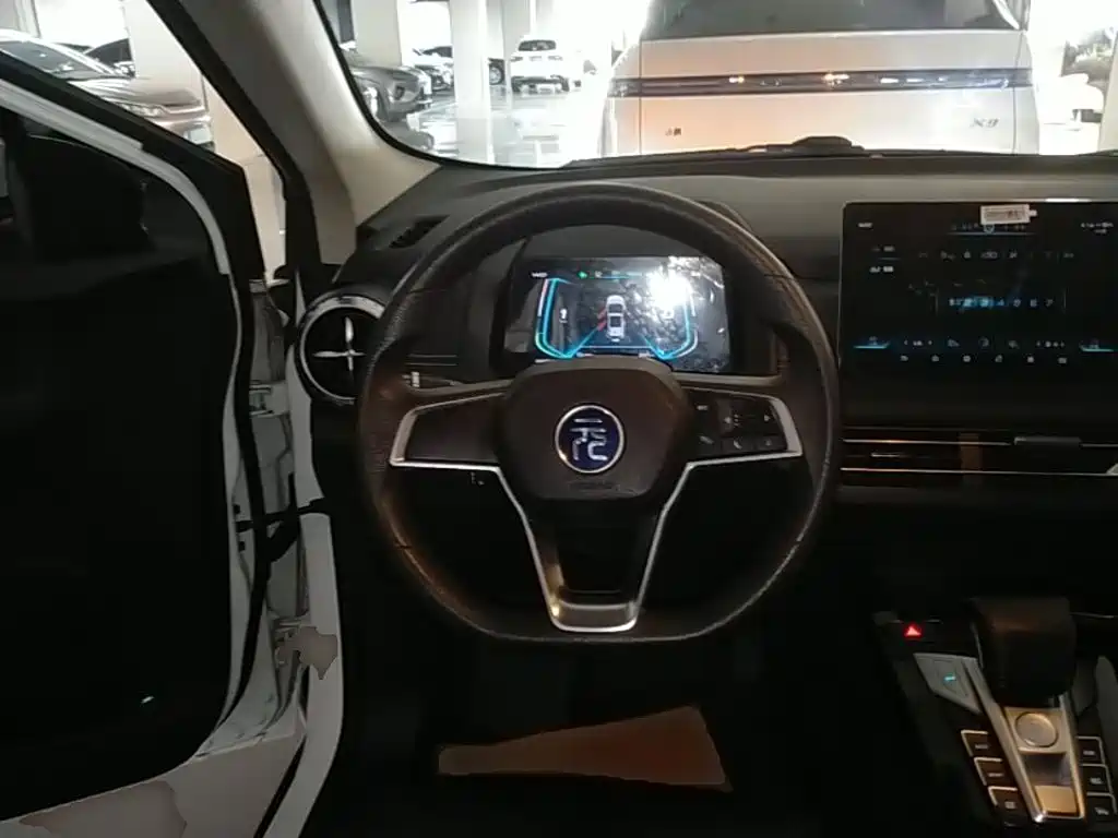 BYD Yuan EV — миниатюра 11