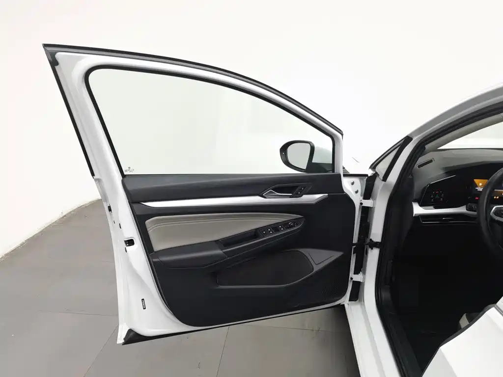Volkswagen Golf — миниатюра 8