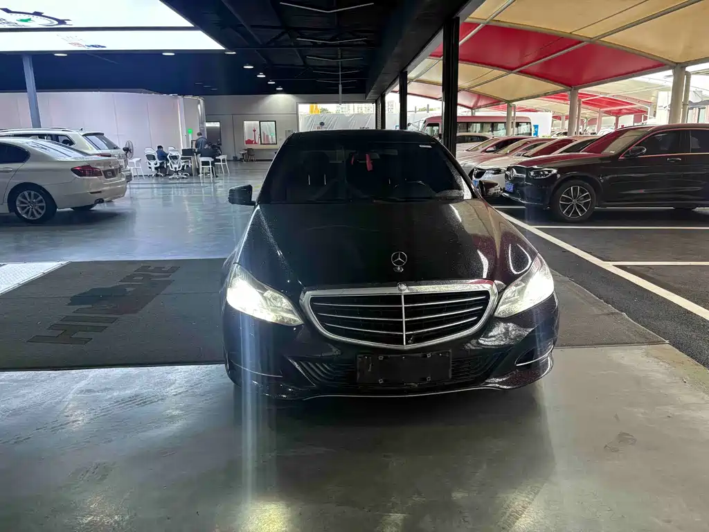 Mercedes-Benz E-Class — миниатюра 2