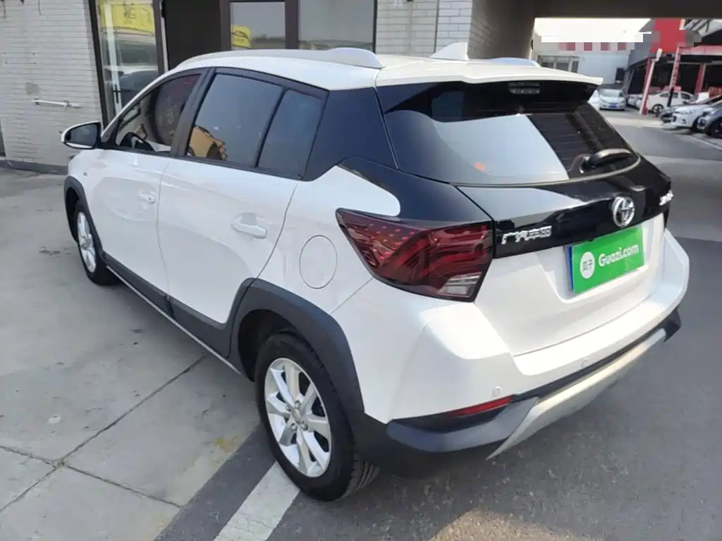 Toyota Yaris L — миниатюра 5