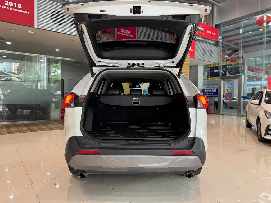 Toyota RAV4 — миниатюра 19
