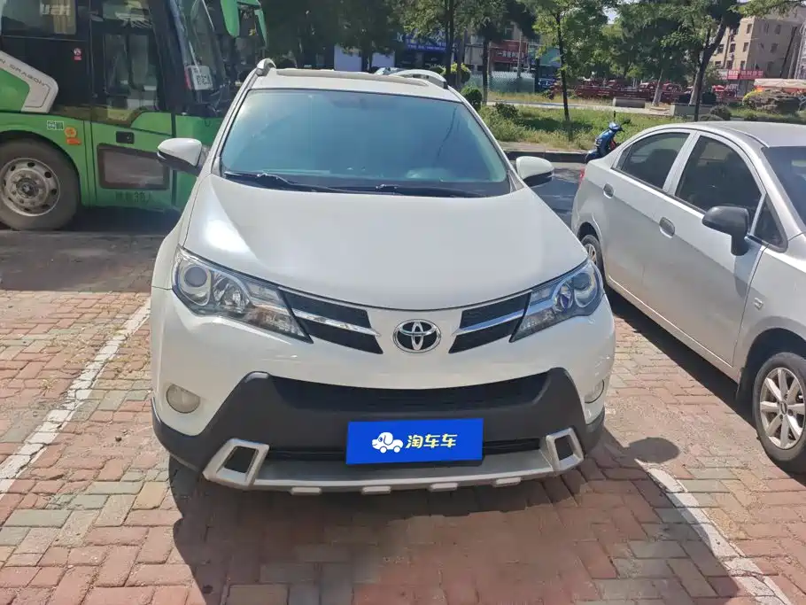 Toyota RAV4 — миниатюра 2