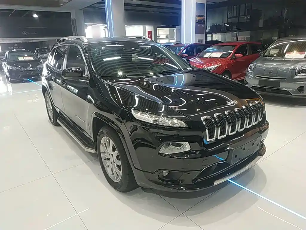Jeep Cherokee — миниатюра 4