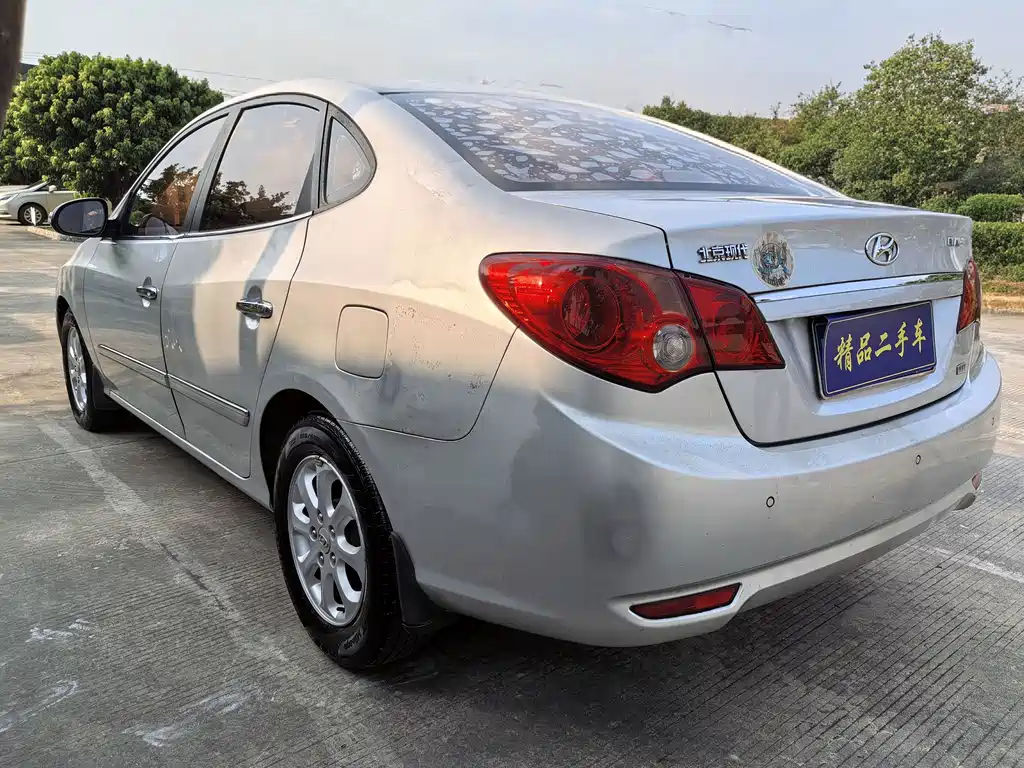 Hyundai Elantra — миниатюра 6