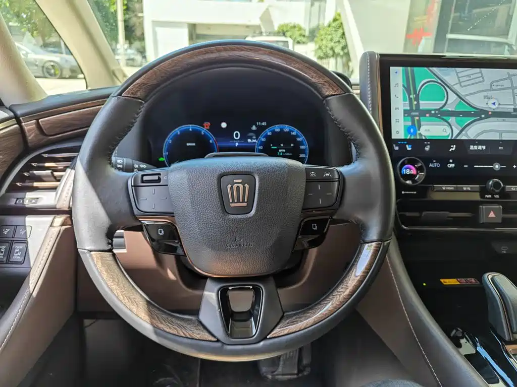 Toyota Vellfire — миниатюра 13