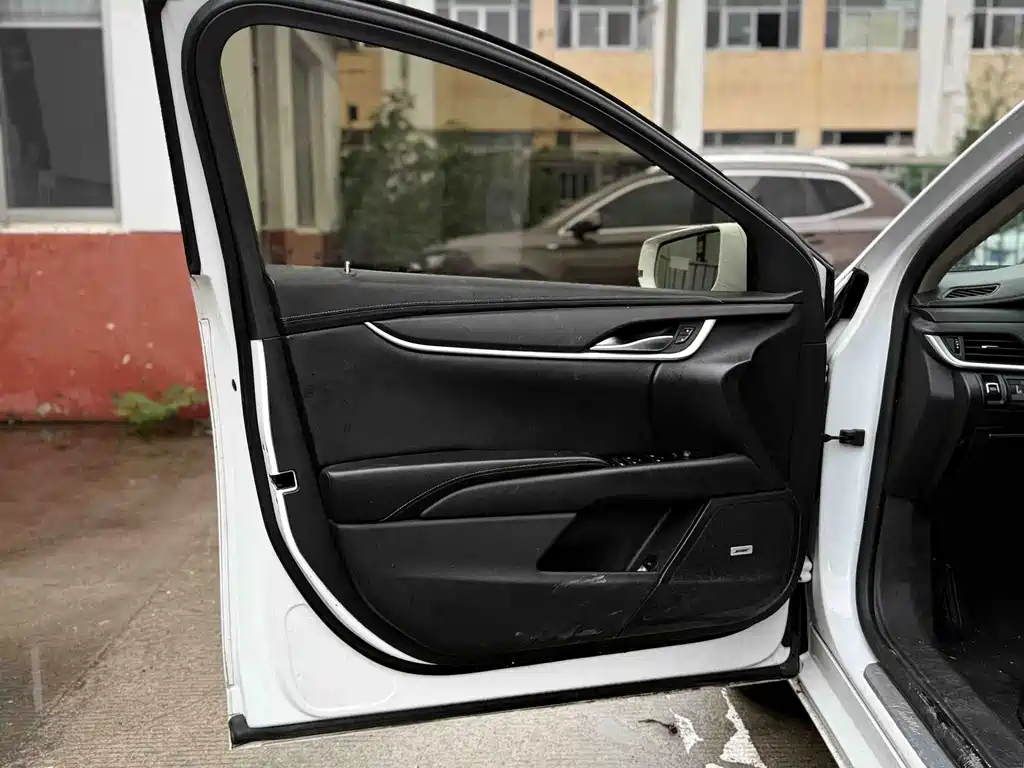 Cadillac XTS — миниатюра 13