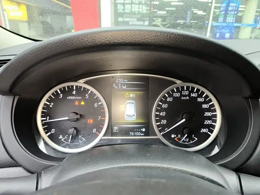 Nissan Tiida — миниатюра 12