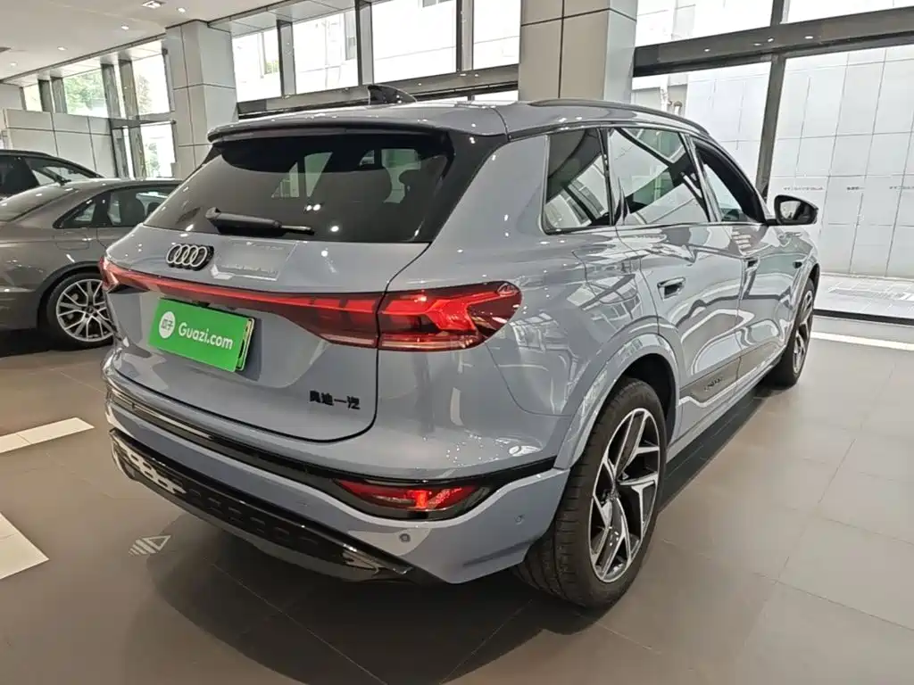 Audi Q6L e-tron — миниатюра 7