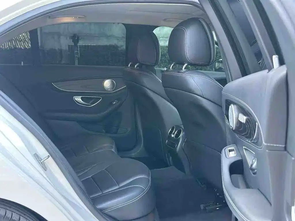 Mercedes-Benz C-Class — миниатюра 3