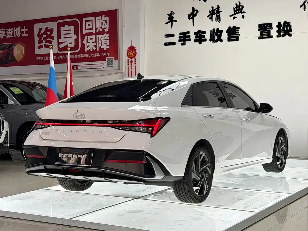 Hyundai Elantra — миниатюра 6