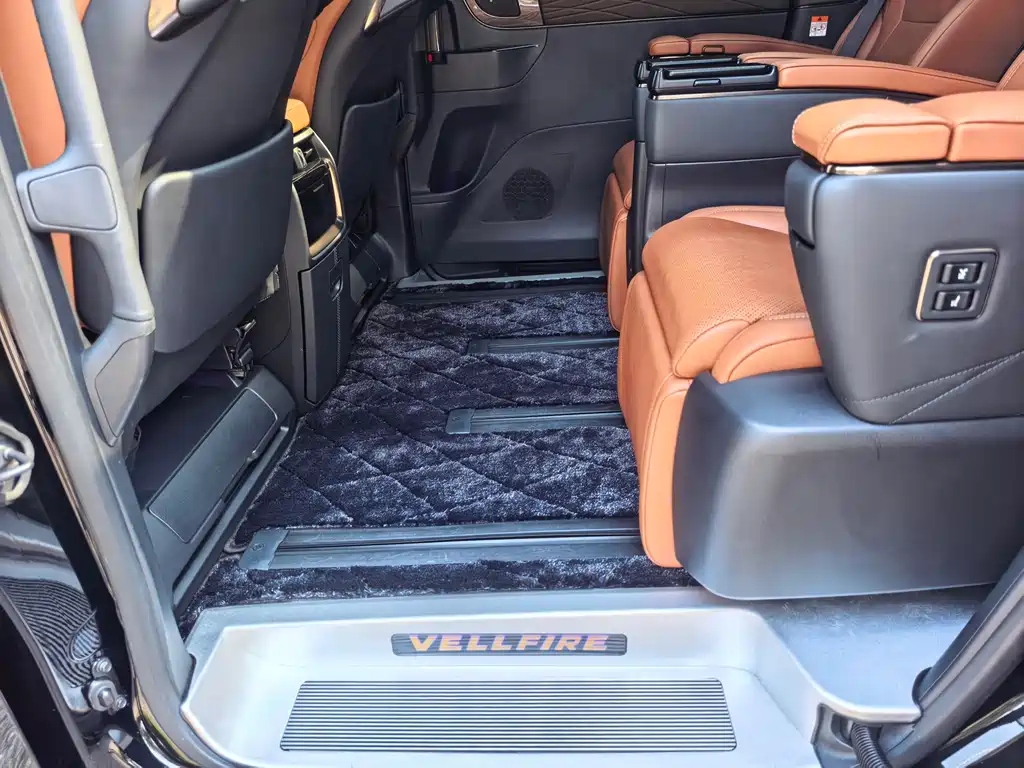Toyota Vellfire — миниатюра 9