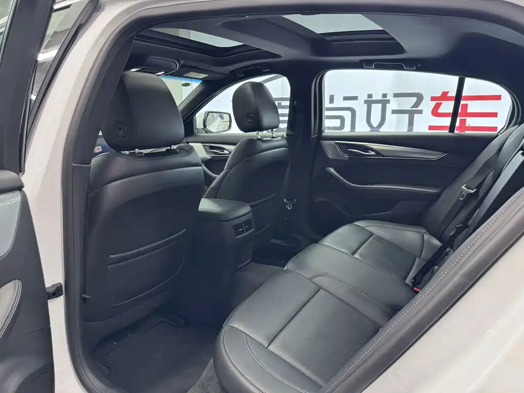 Cadillac CT5 — миниатюра 13