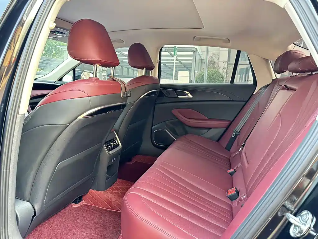 Hongqi Hongqi H5 — миниатюра 6